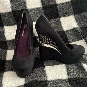 Wedge shoes